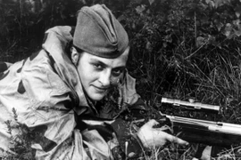 Huyền thoại “Quý cô tử thần” khiến lính phát xít Đức khiếp sợ