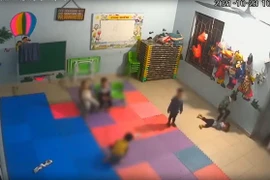 Bé gái 2 tuổi bị bạn đánh ở Bắc Giang: Tạm dừng hoạt động nhóm giữ trẻ