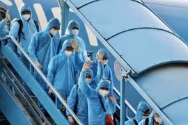 Thứ trưởng, cục trưởng và 6 đối tượng bị bắt giam vì vụ 'chuyến bay giải cứu'