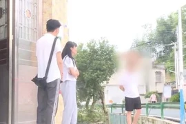 Mất 330 triệu quà cưới nhưng vẫn ly hôn vì vết lạ trên cổ vợ