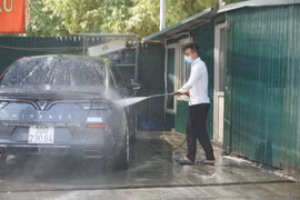 30 Tết, hàng rửa xe hoạt động hết công suất... kiếm tiền khủng