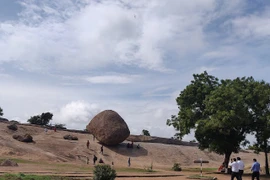 Những khối đá bí ẩn nhất hành tinh: Có khối 1.000 năm không đổ 