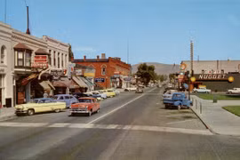 Đường phố ở nước Mỹ vô cùng náo nhiệt những năm 1960