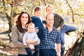 Ảnh gia đình hạnh phúc viên mãn của vợ chồng Hoàng tử William