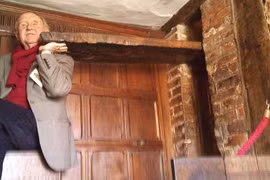 Phát hiện căn phòng bí mật của linh mục trung cổ, sự thật dần hé lộ