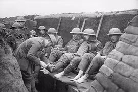 Binh sĩ tại chiến hào trong chiến tranh thế giới lần 1 ăn ngủ thế nào?