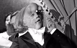 Dị nhân 'người voi' sống một đời bất hạnh, làm thơ thành thần