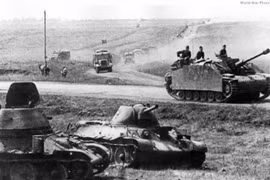 Choáng với trận chiến xe tăng “khủng” nhất Thế chiến 2 