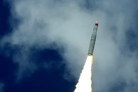 Trung Quốc lộ kế hoạch phóng tên lửa cứu Trái đất