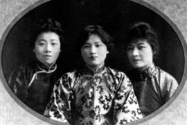 “Đọc vị” nhân tướng học 3 chị em họ Tống qua một bức ảnh