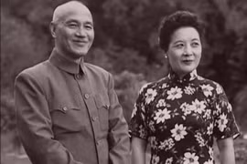 Tống Mỹ Linh làm điều lạ khi ngủ khiến nhân viên ngại ngùng