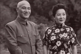 Tống Mỹ Linh làm điều lạ khi ngủ khiến nhân viên ngại ngùng