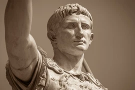 Danh tướng lừng danh La Mã rơi vào tay cướp biển như nào?