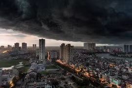 Dự báo thời tiết ngày 11/6: Mưa rào và dông rải rác, đề phòng lốc, sét và gió giật mạnh