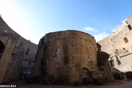 Khám phá lăng mộ của hoàng đế La Mã đầu tiên trong lịch sử