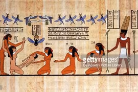 Sản phụ đi sinh bị lũ cuốn: Hành trình “vượt cạn” đáng sợ của sản phụ xưa