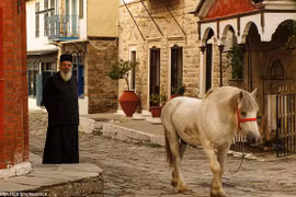 'Vương quốc' chỉ dành cho đàn ông có thật ở Hy Lạp 