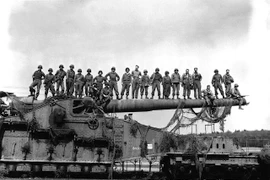 Tận mục khẩu súng lớn nhất thế giới do Đức quốc xã chế tạo