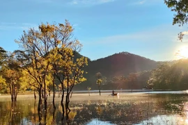 Vườn quốc gia đặt tên theo 2 ngọn núi cao nhất vùng