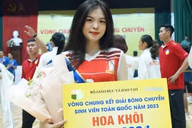 Cận cảnh nét đẹp dịu dàng của hoa khôi bóng chuyền sinh viên Việt Nam