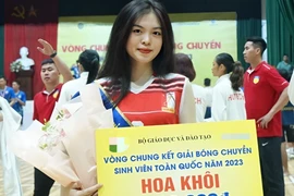 Cận cảnh nét đẹp dịu dàng của hoa khôi bóng chuyền sinh viên Việt Nam