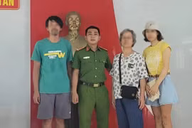 Du khách Hàn Quốc bị lạc, tìm được người thân nhờ chiếc móc khóa xe