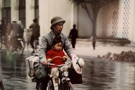 Bồi hồi ngắm “Hà Nội 1967 - 1975” qua ống kính phó nháy Đức