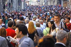 Chuyên gia hiến kế sinh tồn giữa đám đông chen lấn giẫm đạp