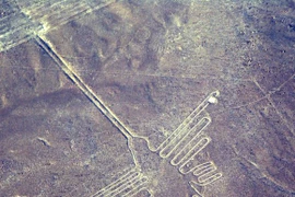 Nền văn minh Nazca tạo ra những hình vẽ bí ẩn để làm gì?