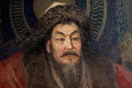 Thành Cát Tư Hãn được mỹ nhân tài giỏi nào hậu thuẫn?