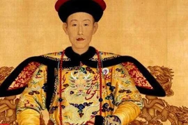 Vua Khang Hi vui mừng khôn xiết khi nghe tin ai qua đời? 