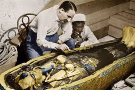 Phát hiện vật lạ khi mở mộ Pharaoh Tutankhamun