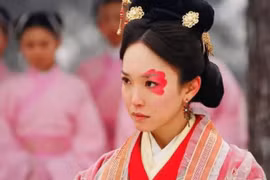 Xấu như quỷ, vì sao bà hoàng này vẫn khiến vua điên cuồng si mê? 