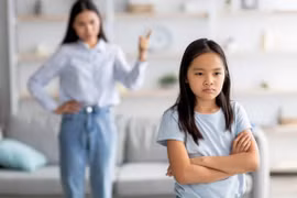 Nghi con gái riêng của chồng trộm tiền, tôi sững sờ khi biết “thủ phạm"