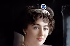 Người phụ nữ giàu có này "phát cuồng" kim cương và lời nguyền chết chóc 