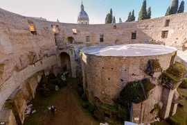 Bên trong lăng mộ hoàng đế đầu tiên của đế chế La Mã