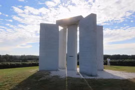 Điều bất ngờ về công trình mệnh danh “Stonehenge của Mỹ"