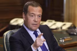 Ông Medvedev: Phương Tây “chơi cờ với Tử thần” nếu đòi chia kho hạt nhân Nga