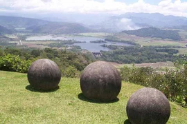 Bí ẩn quả cầu đá khổng lồ nghi của người ngoài hành tinh