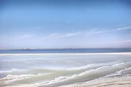 Hồ muối lớn thứ hai thế giới trị giá hơn 1.850 tỷ USD