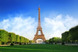 Tháp Eiffel từng suýt bị dỡ bỏ vì lý do không ngờ