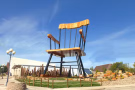 Bí mật ít biết ở thị trấn xác lập nhiều kỷ lục nhất thế giới