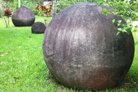 Kỳ bí những quả cầu đá nặng vài tấn nghi chứa vàng bên trong