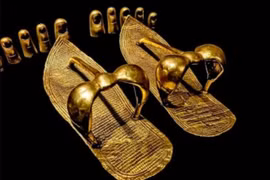 Lý do người Ai Cập luôn chôn dép vàng trong mộ cổ
