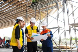 Austrong Group - Khí thế lao động hướng về 30/4 và 1/5 