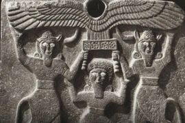 Muôn cách độc lạ tìm thuốc trường sinh bất tử của người xưa