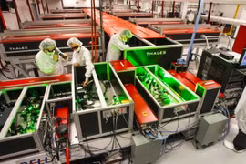 Kích hoạt chùm laser mạnh nhất thế giới tạo ra đột phá mới