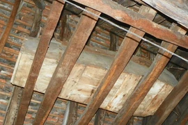 Cách chống trộm mộ 'lạ, dị' ở Anh thời Trung cổ