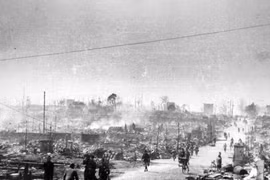 Ảnh thủ đô Tokyo hoang tàn sau những vụ ném bom 1945