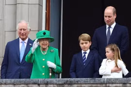 Những quy tắc “bất di bất dịch” của Hoàng gia Anh